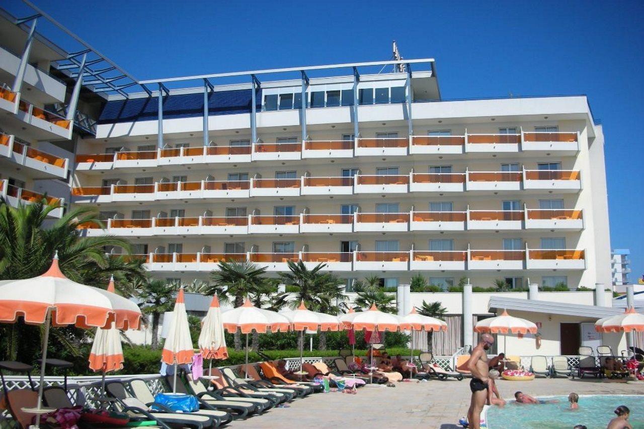 Bibione Palace Hotel Exterior foto